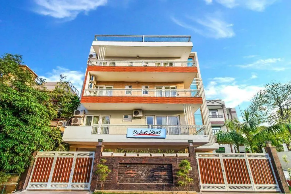 Parfait Street 3Bhk Service Apartment Near Fortis Γκουργκάον