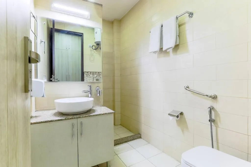 Parfait Street 3Bhk Service Apartment Near Fortis Γκουργκάον